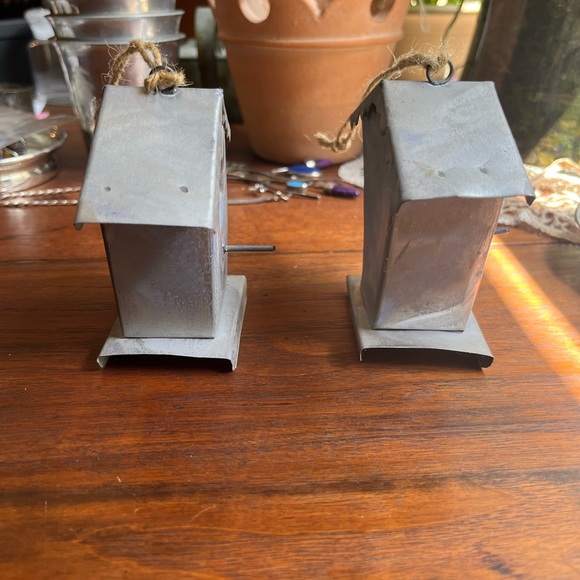Tin sweet bird houses use as ornaments, decorating a mantle, bookshelf, or hang! - Picture 4 of 8